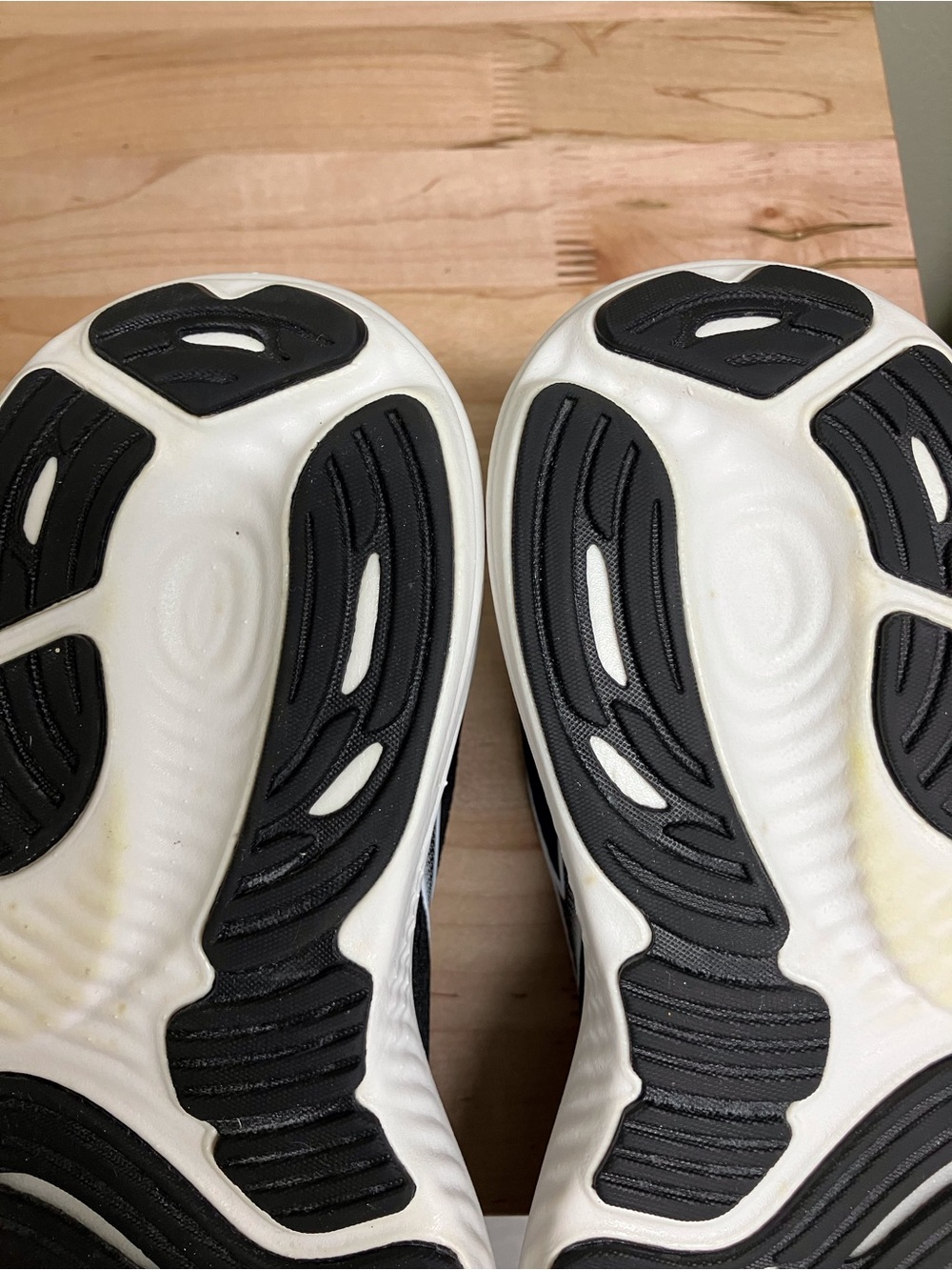 Brooks Black and White Women's Running Sneakers - Picture 11 of 14